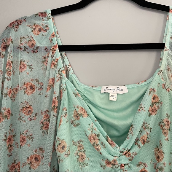 Emory Park Green Floral Blouse Long Sleeve Ruched Detail Size Small - Picture 2 of 3